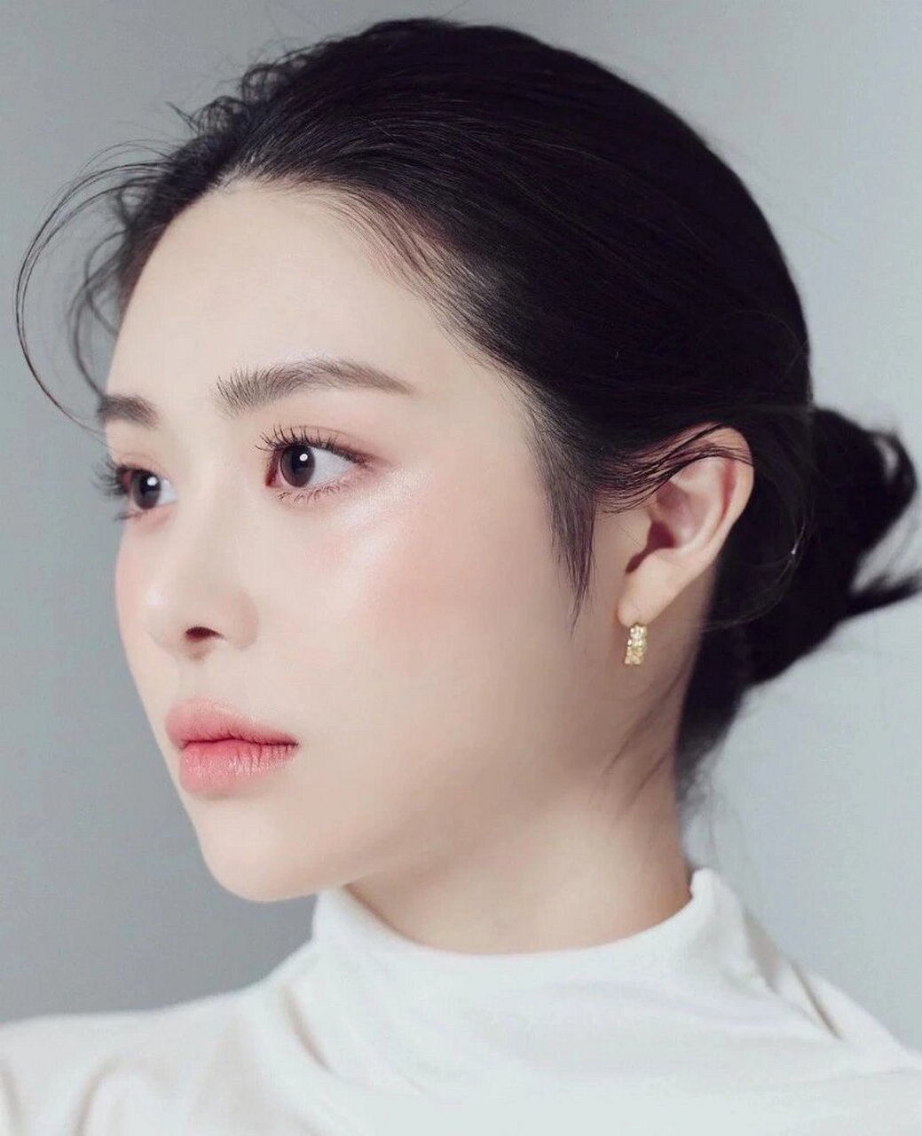 9678韩系清透水光肌妆容,打造干净裸妆新风尚!