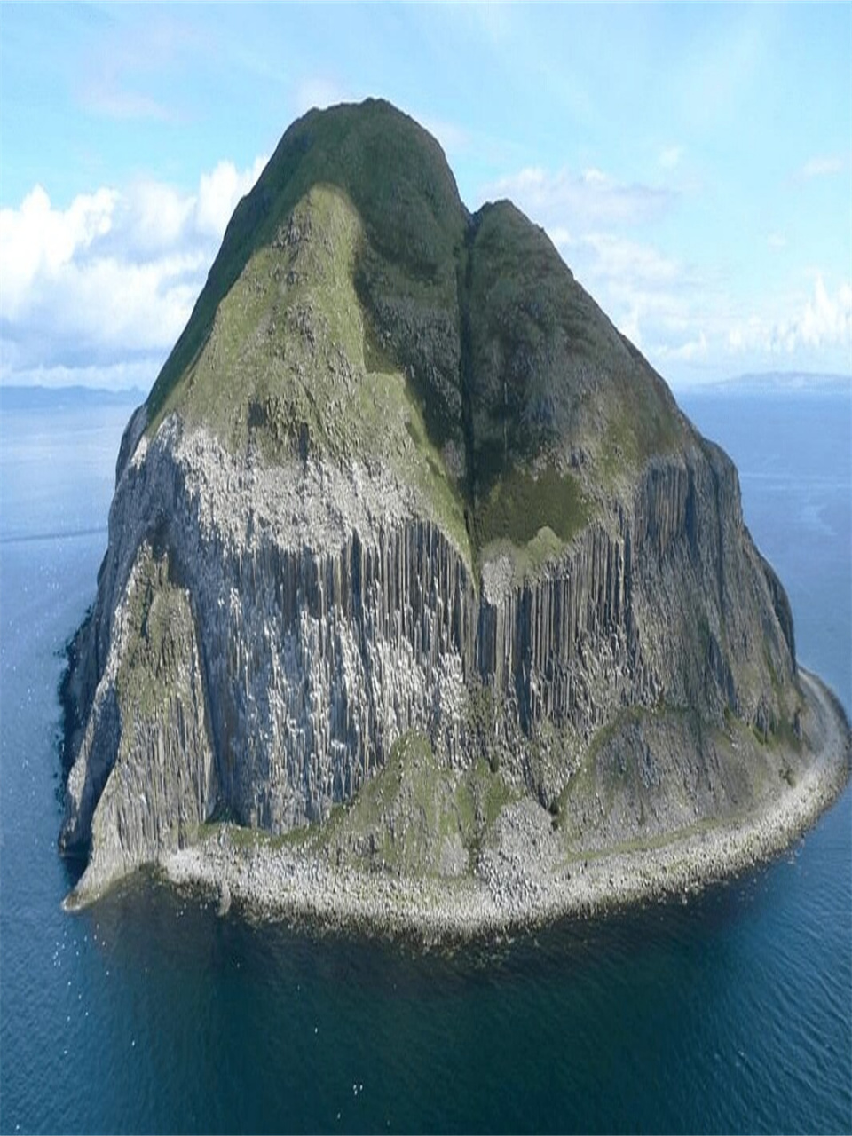 冬奥会冰壶哪里来  在苏格兰的西部,隐藏着一个神秘的岛屿——艾尔莎