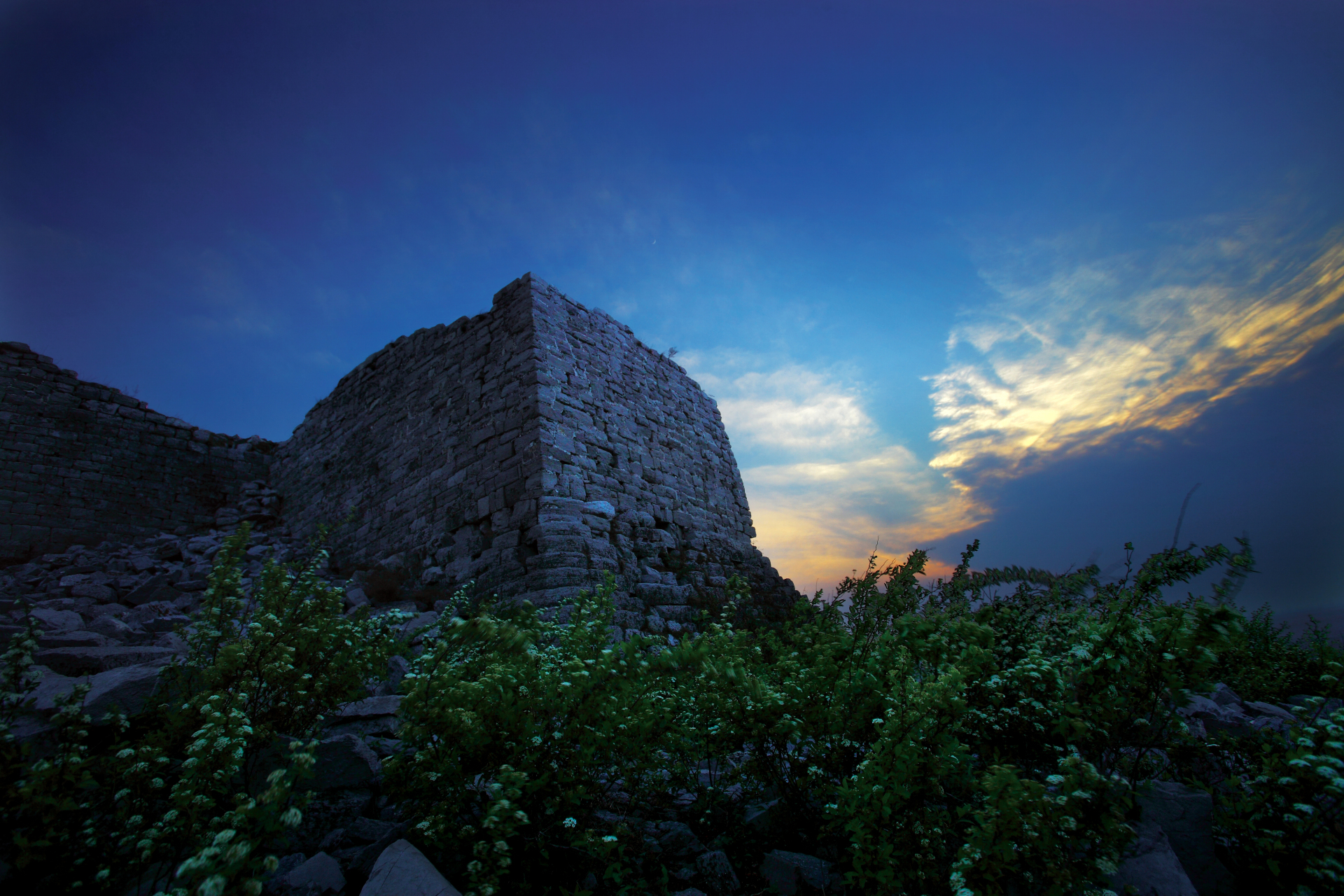 滴##美好辽宁欢迎您##贯彻二十大辽宁在行动# 辽阳灯塔燕州城景色分享