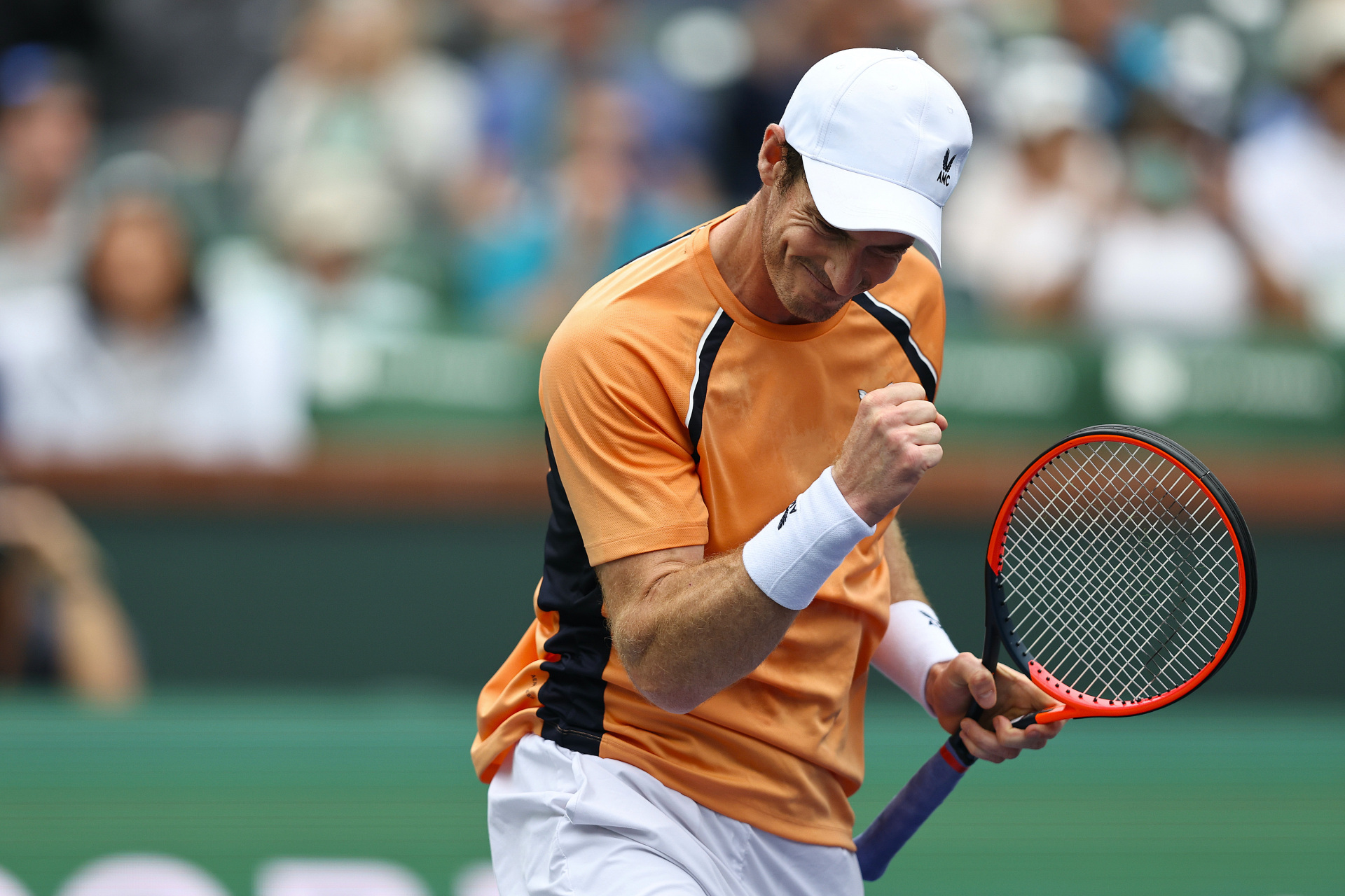 在热烈而紧张的气氛中,英国网球巨星安迪·穆雷以其独特的魅力和超凡