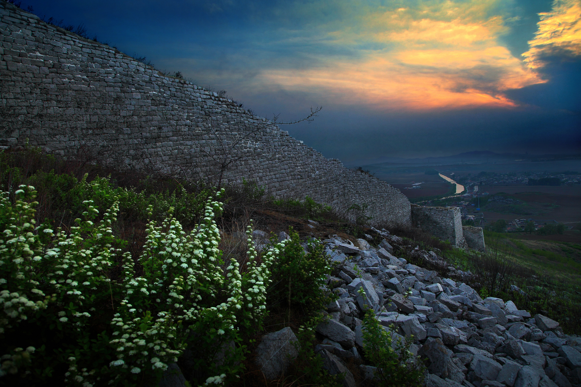 滴##美好辽宁欢迎您##贯彻二十大辽宁在行动# 辽阳灯塔燕州城景色分享