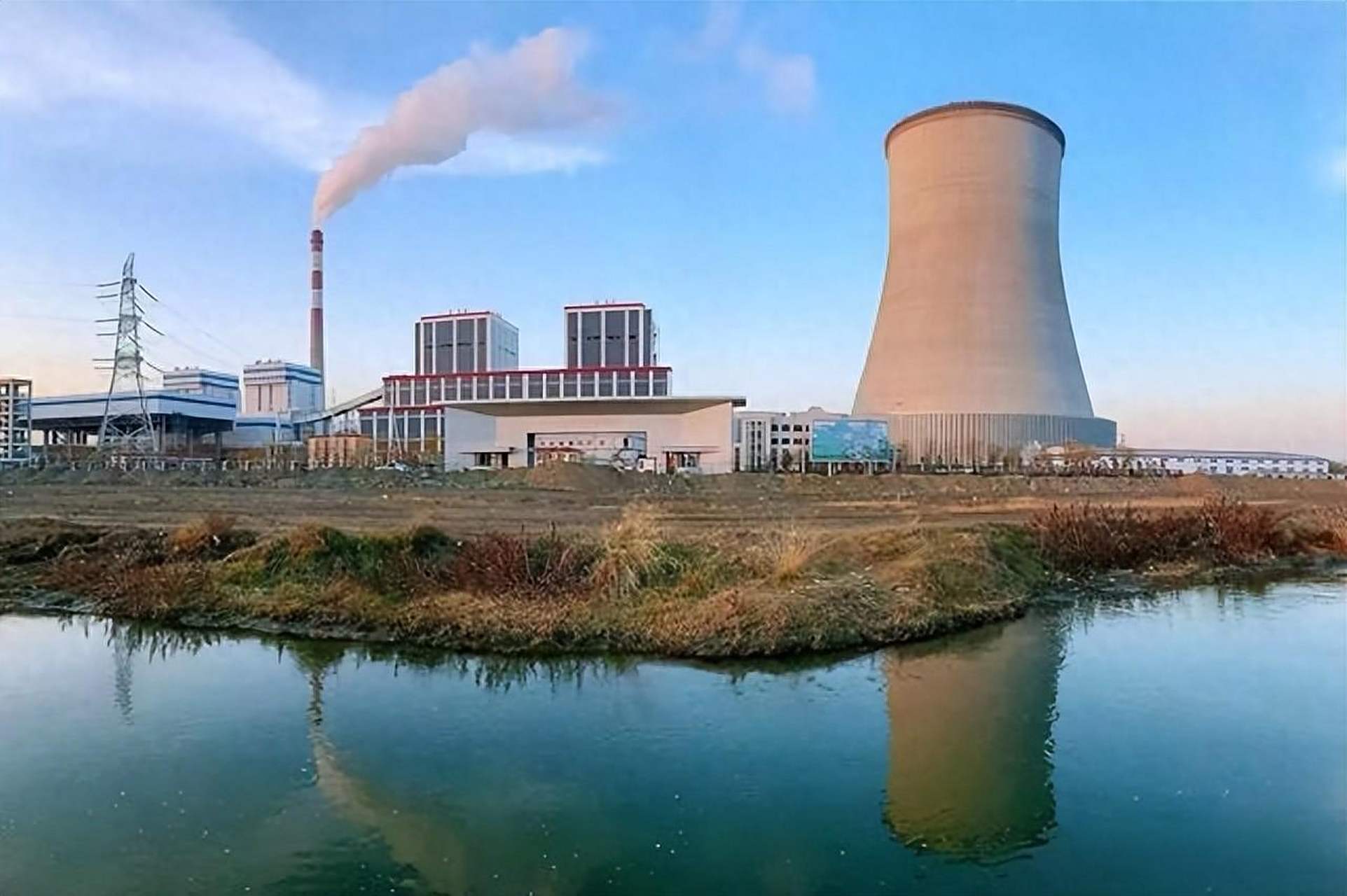 在电力工业中,空冷塔作为一种高效冷却技术,对于确保发电厂的安全运行