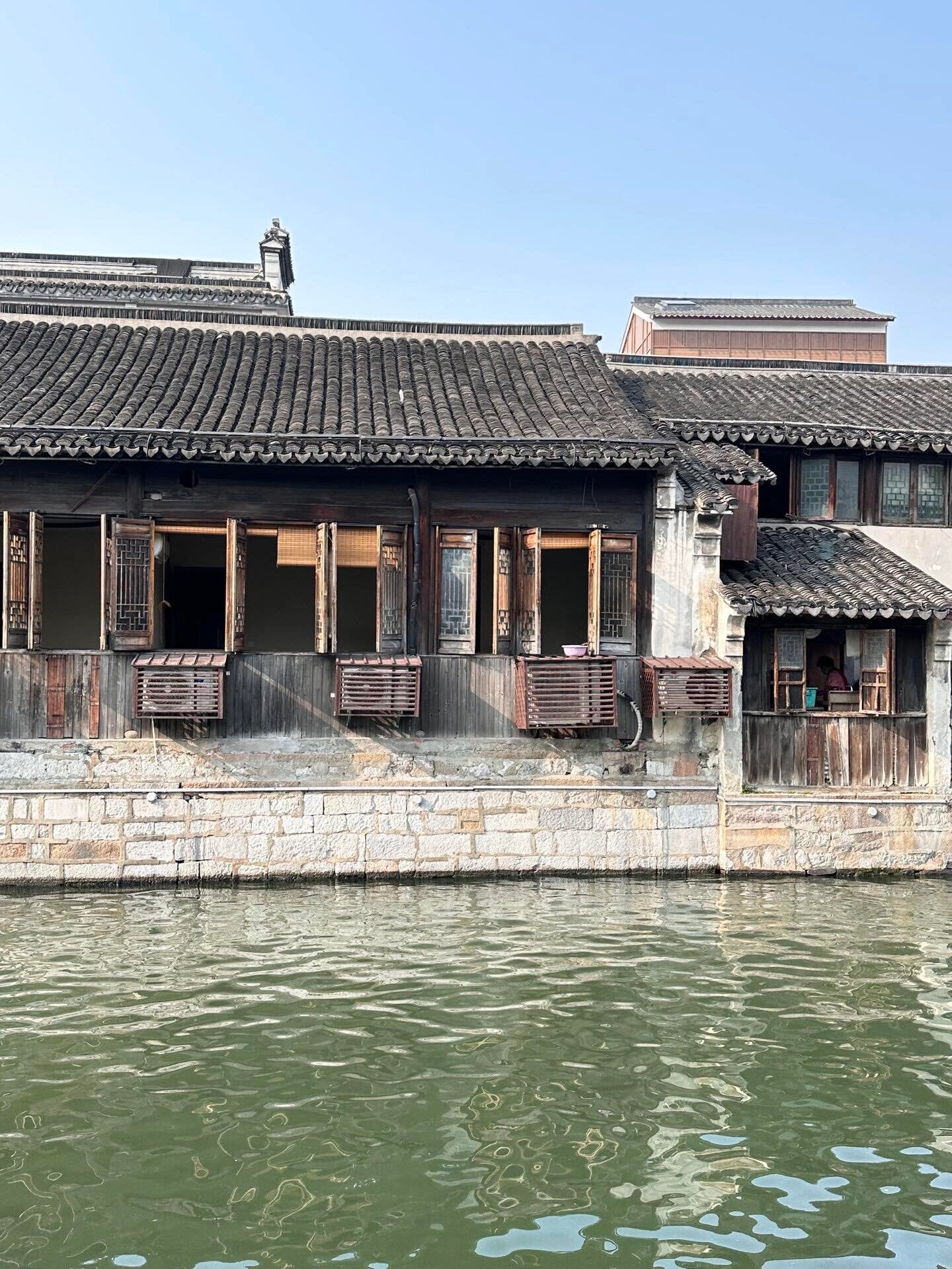 南浔古镇素有"文化之邦"和"诗书之乡"之称,这里曾经出过很多名人,如