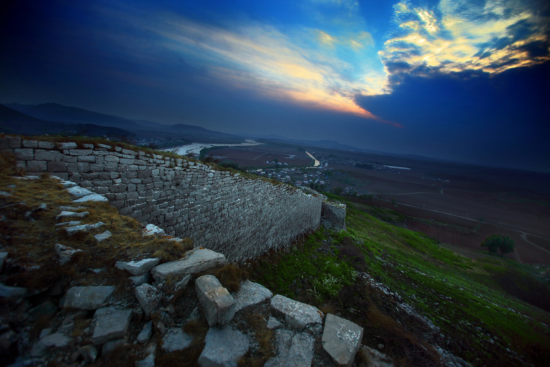 滴##美好辽宁欢迎您##贯彻二十大辽宁在行动# 辽阳灯塔燕州城景色分享