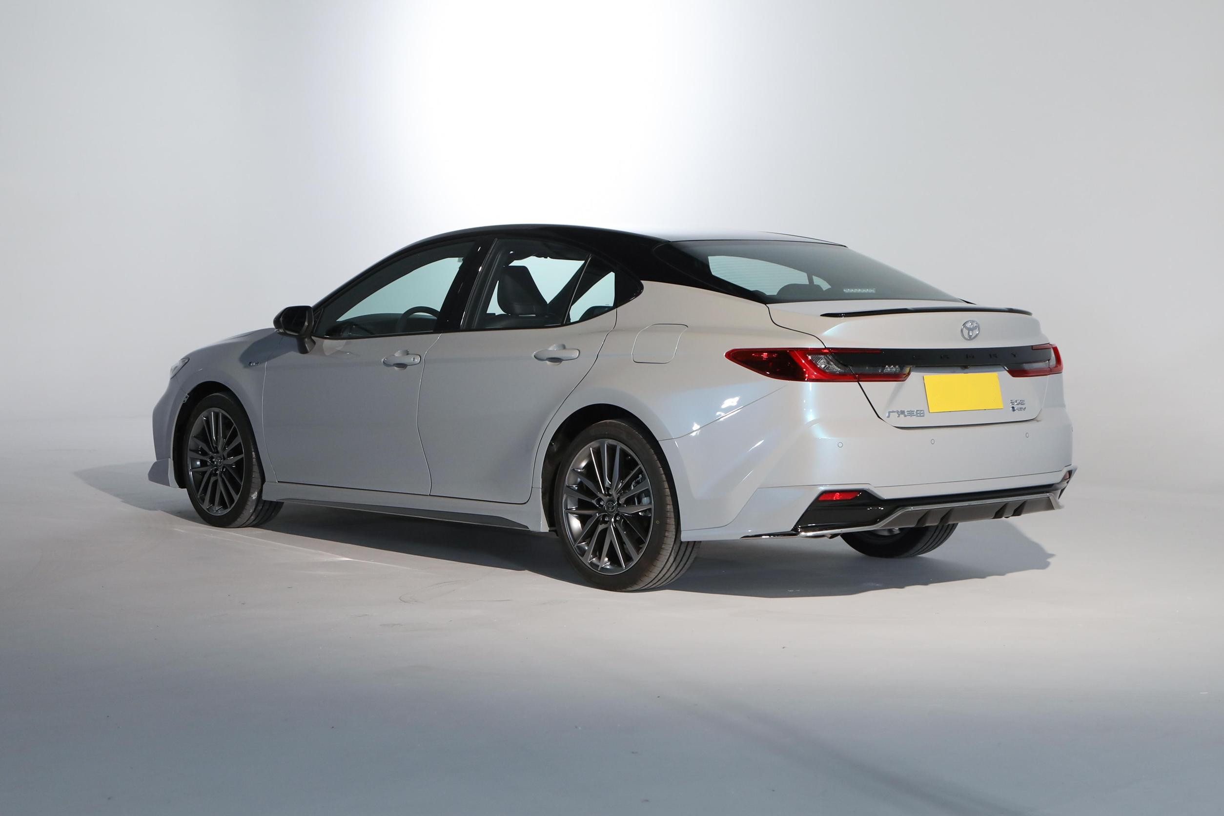 一公里3毛1,丰田凯美瑞全面升级,车长4915mm,提供两种动力