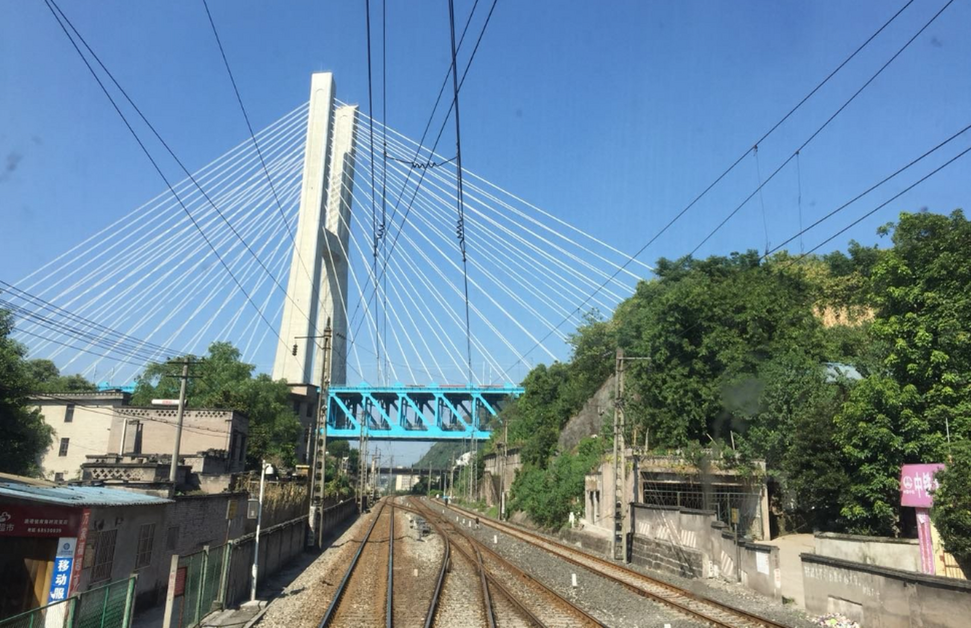 小南海长江大桥,双向八车道,总长14.98公里的大手笔!