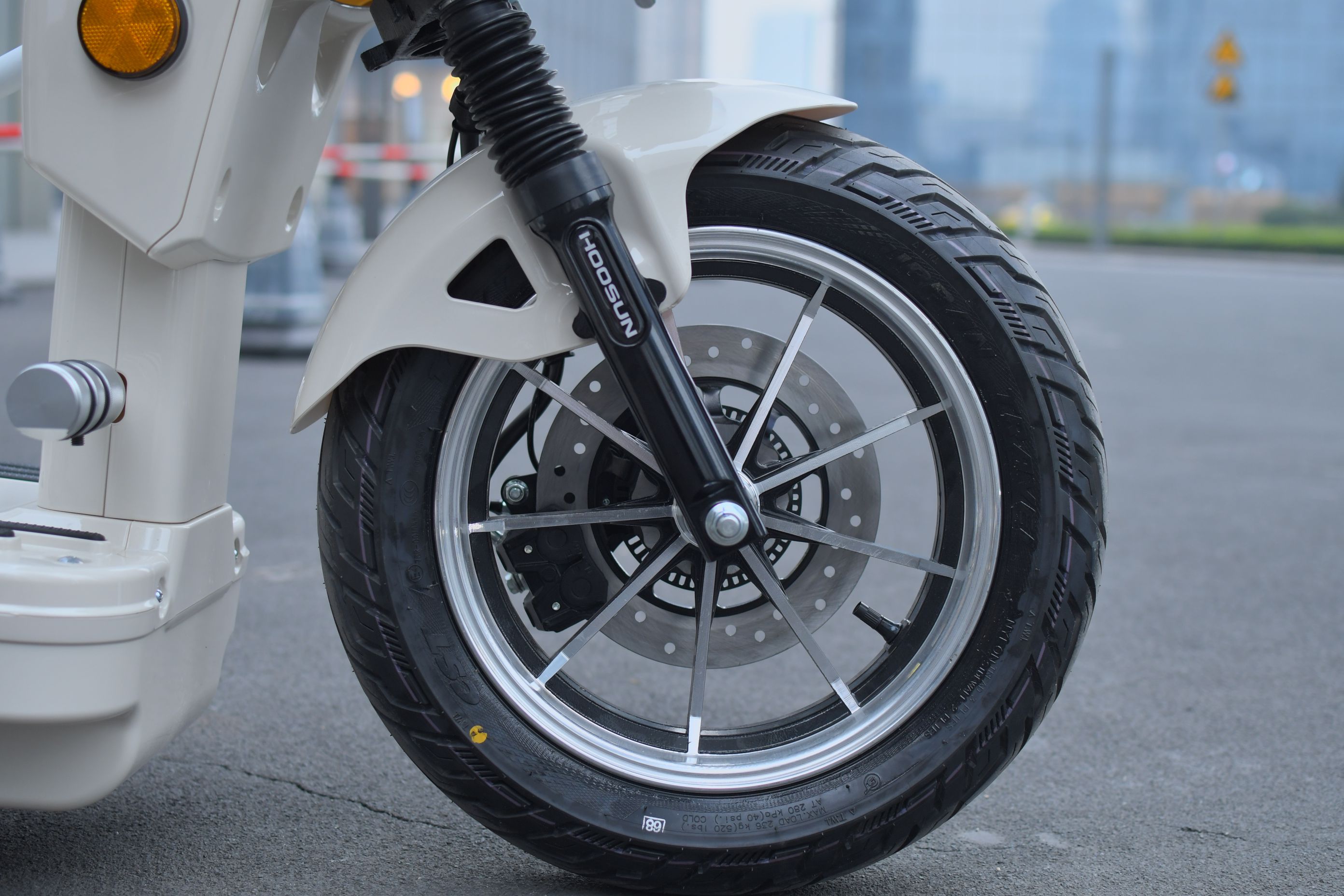 国产低趴踏板,尽显街头玩乐主义,颢晨hs150t详解