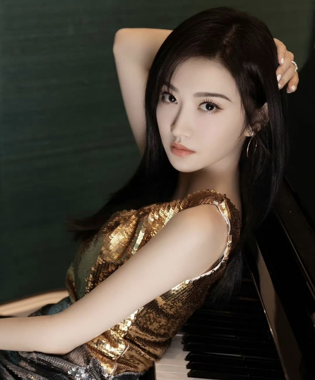 景甜人美气质好