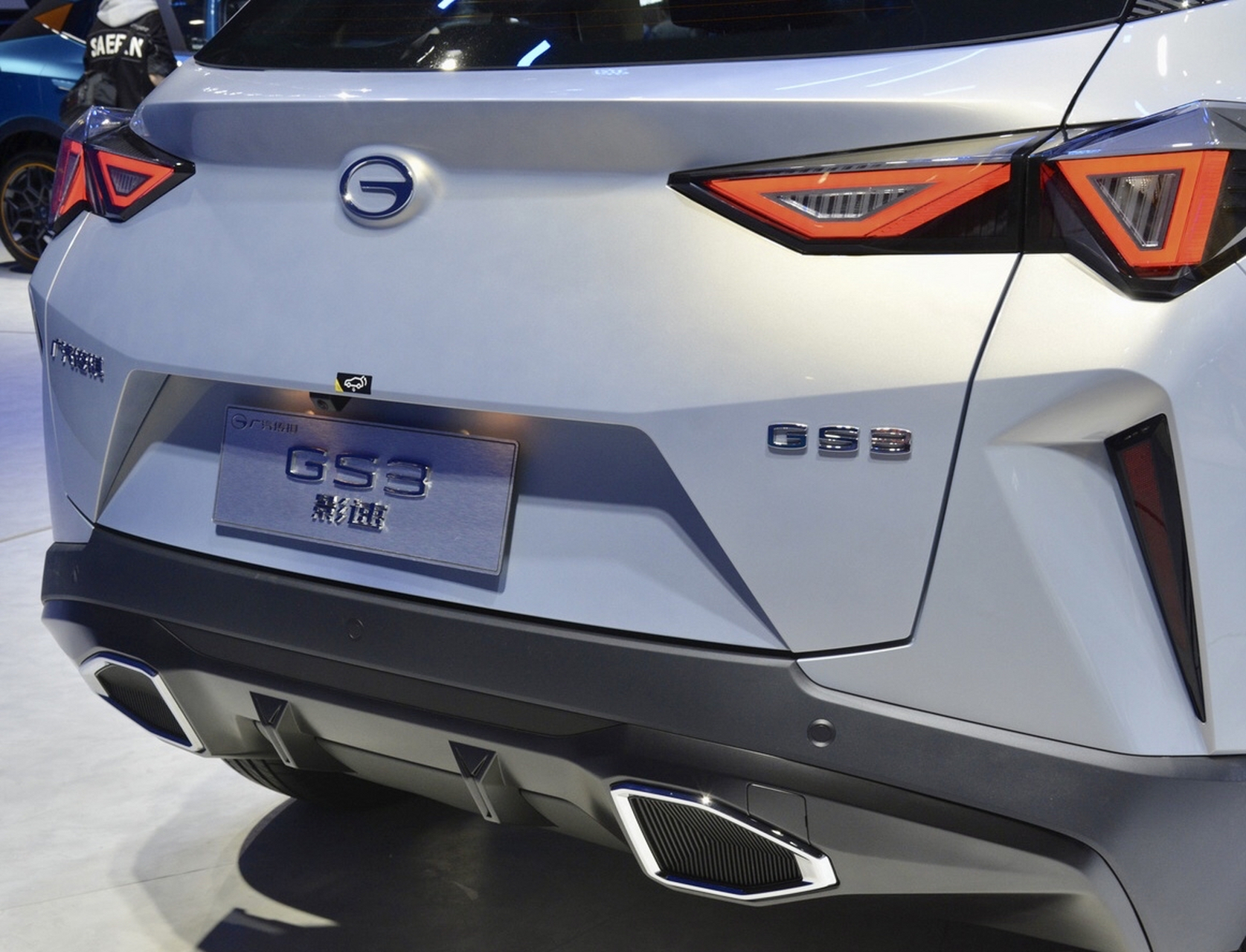 广汽传祺gs3,外观线条棱角分明,前脸有一点钻石切割的格调