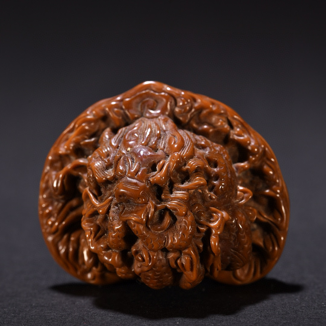 旧藏 核雕龙纹手球一对