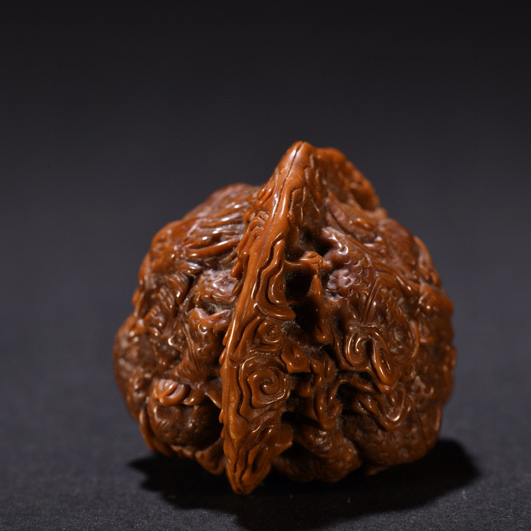 旧藏 核雕龙纹手球一对