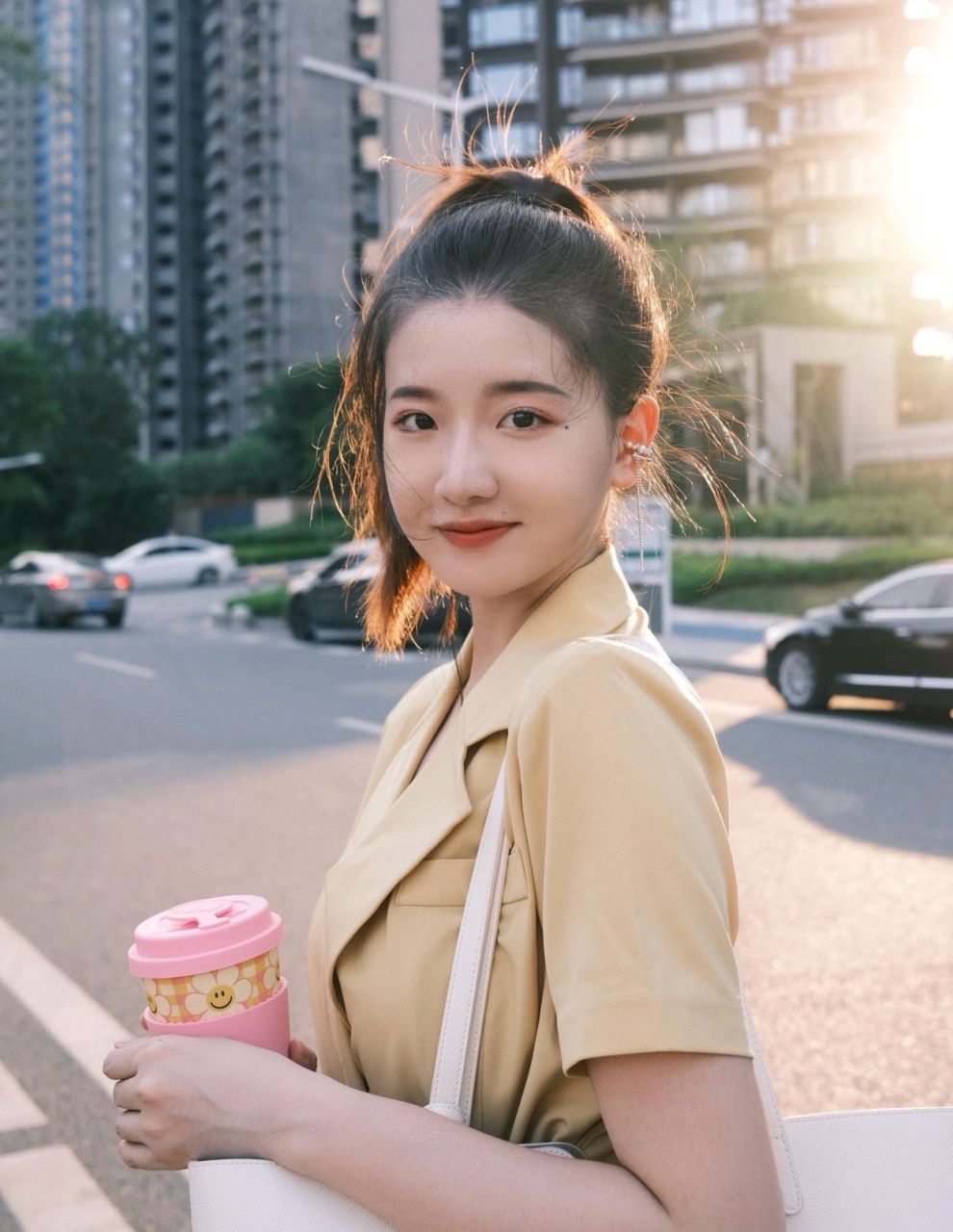 孟羽童曾是格力董事长董明珠的秘书,然而去年5月,她离职格力的消息