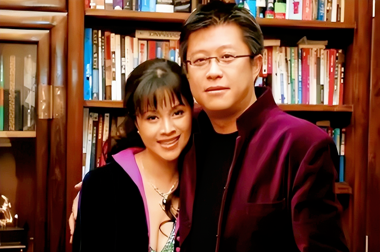 石兰:内地第一性感女星,离婚后嫁外籍丈夫,如今生活幸福美满