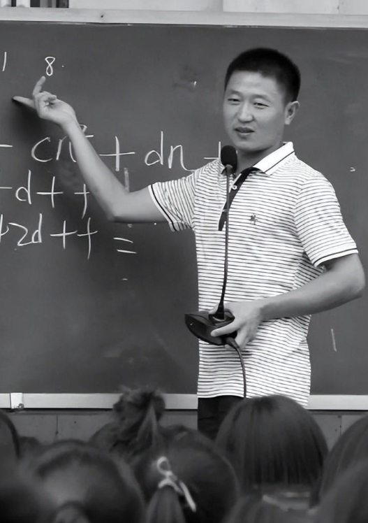 回顾快递员破解数学难题面对名利他直言想娶老婆