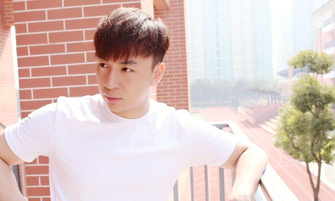 回顾释小龙何洁分手多年后一个身家过亿一个捉襟见肘