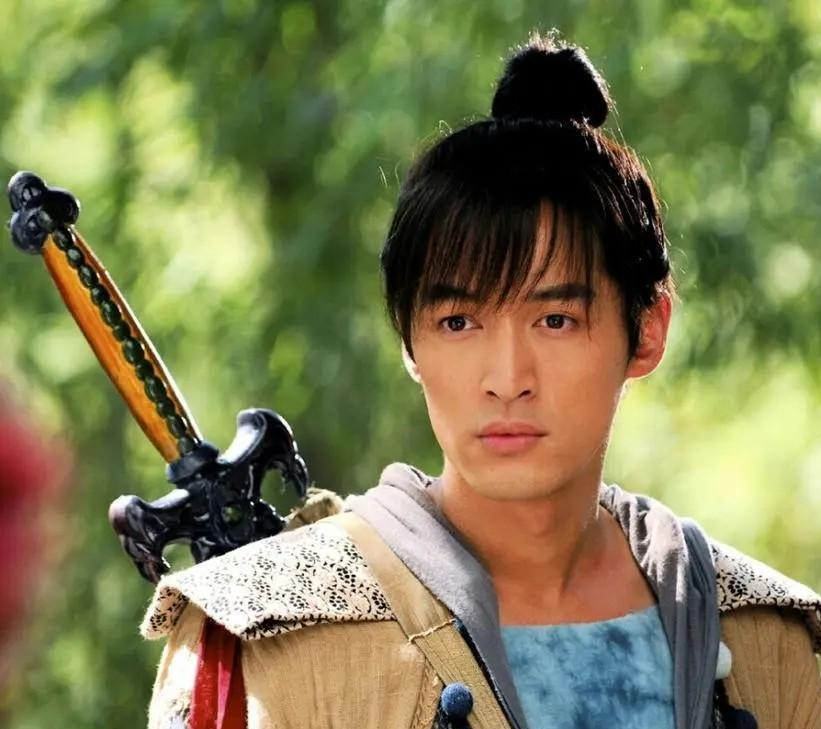 回顾薛佳凝分手15年后胡歌娶妻生子她选择出家背后心酸无人知