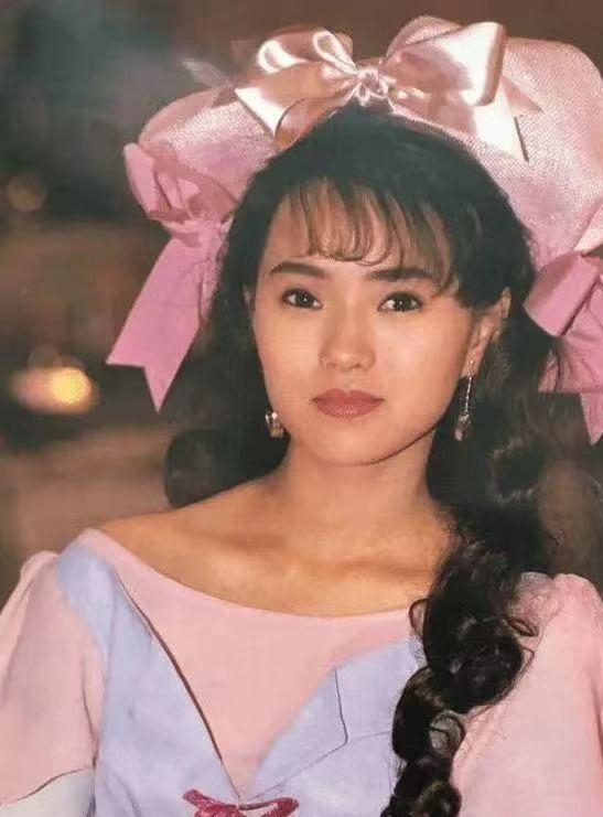 时辰已到事实证明娶了大自己十岁伊能静的秦昊结局早已注定