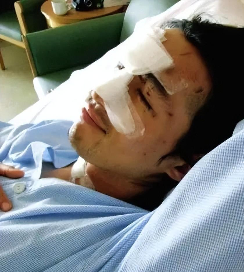 1999年,21岁的薛佳凝因出演鲁晓威导演的剧情片《人见人爱》,正式进入