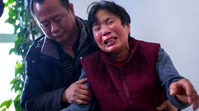 2021年香港男子目睹双亲跳楼报警后被判5年半怎么回事