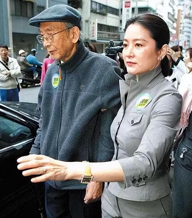 1984年许昌农村女教师突然得知父亲是台湾富商妹妹是林青霞