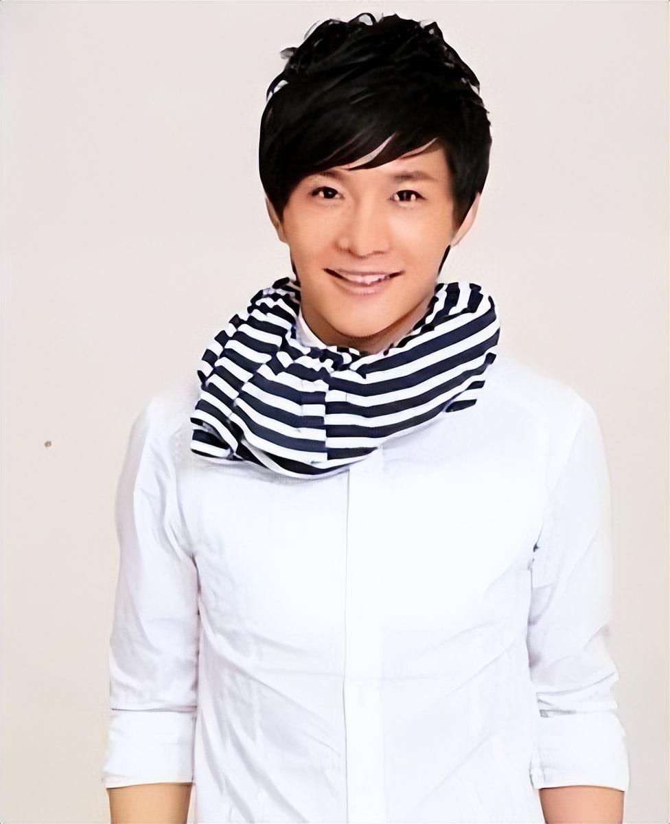 回顾边策26岁成央视主持人32岁坠楼身亡母亲痛苦余生