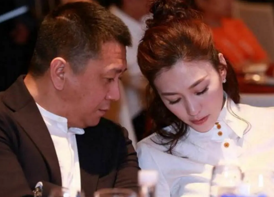 回顾演员徐梵溪出道17年不温不火前男友娶李小冉如今怎样了