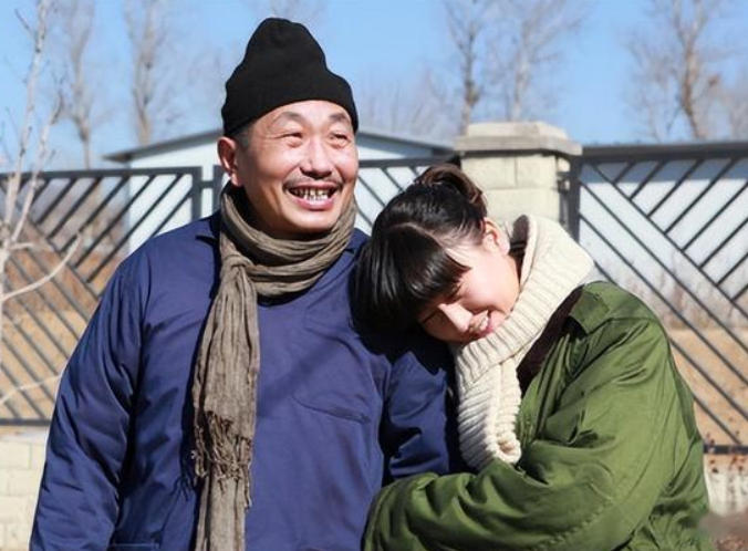 回顾杜源4岁认识爱妻结婚41年零绯闻如今女儿成了他的骄傲