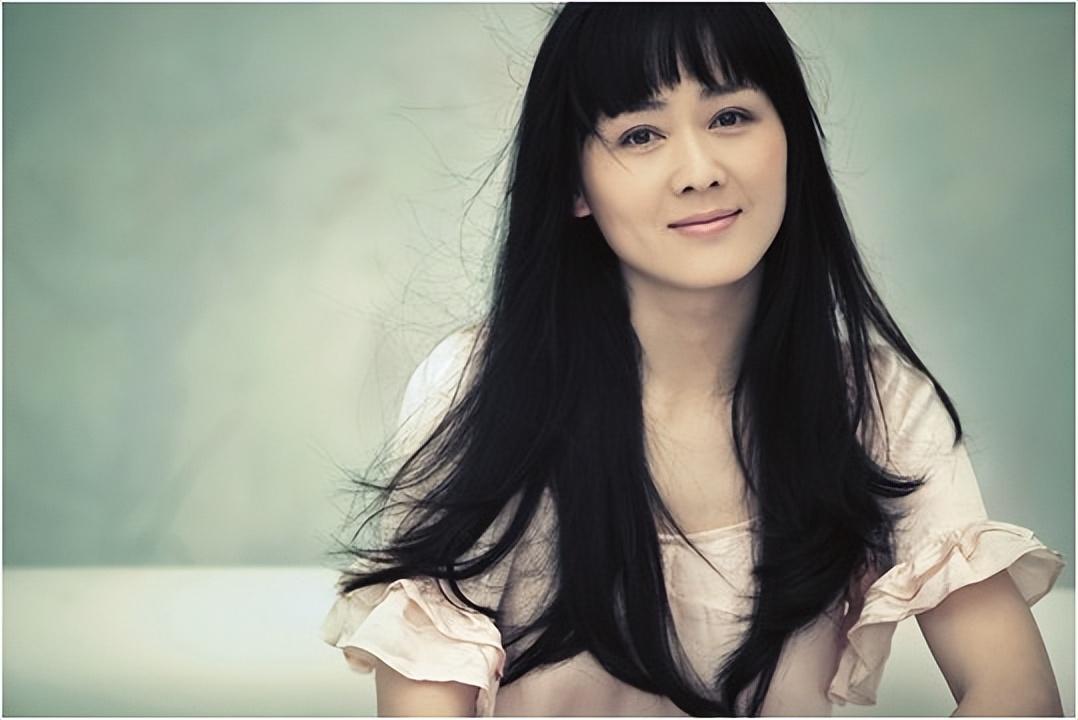 回顾影后李琳遭前夫家暴后离婚二嫁世界冠军过得如何