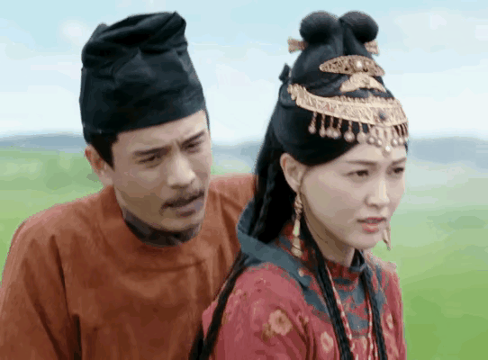 唐嫣骑马的这一场戏,剧本描述她带着人飞奔而去,剧情已经紧迫至极