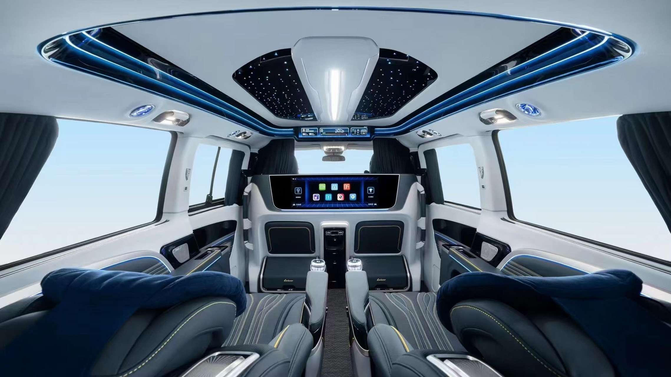 罗伦士天御行政版,奔驰四座商务车新宠!指导价145.9w.