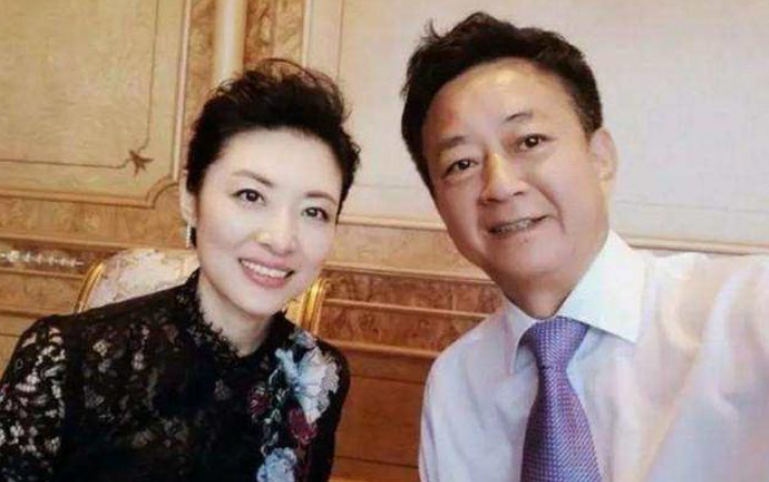 02,与姚科离婚后,转身再嫁富豪2002年,周涛和姚宏正式办理离婚证,结束