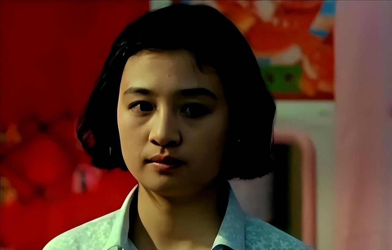 回顾伍宇娟当红一时却因爱错人毁一生婚后丈夫拒认儿子