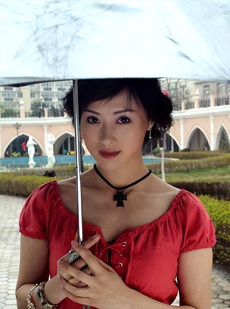 回顾白珊父亲是白诚仁13岁出道靠苦情戏成名今幸福美满