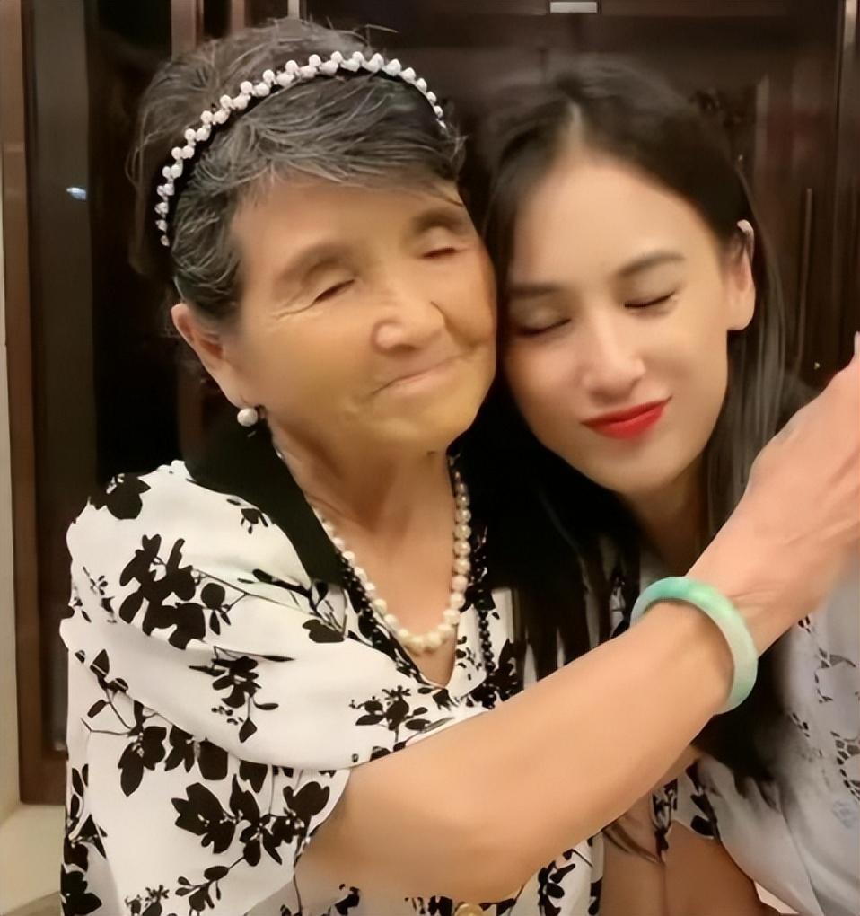 回顾杨子母亲刘丽芹前儿媳陶虹太强势黄圣依是她心中完美儿媳