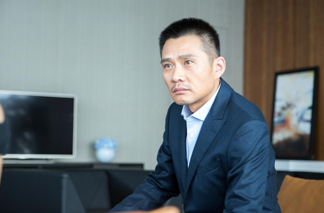 回顾著名演员任帅戏红人不红将丑妻当成宝挣的钱都给她