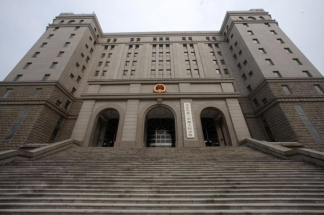 2002年延安一死刑犯执行死刑枪决前最高人民法院急令枪下留人