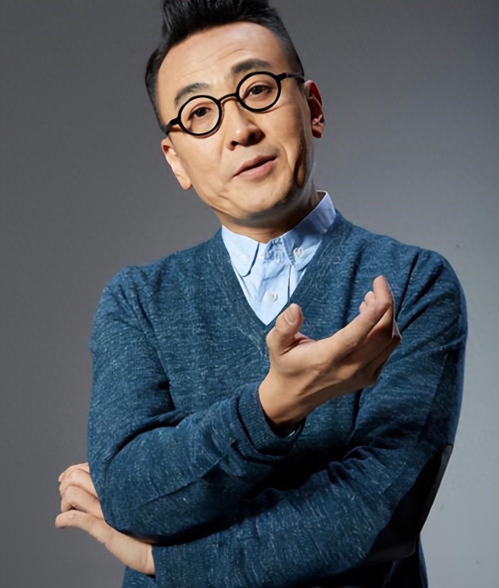 回顾窦文涛:为什么他说爱情经不起考验?曾与两位女同事纠缠不清?