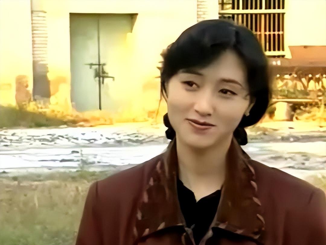 回顾白珊父亲是白诚仁13岁出道靠苦情戏成名今幸福美满