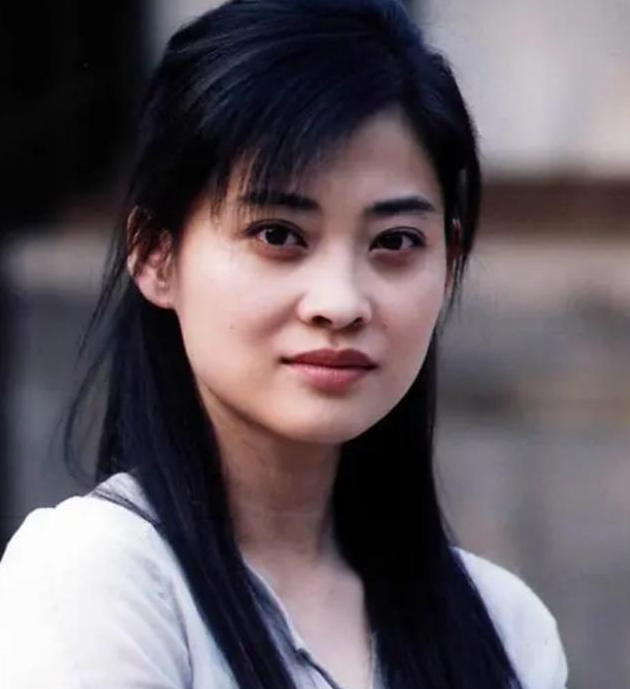 回顾梅婷婚后6年花400万养不熟白眼狼二婚嫁大11岁老公