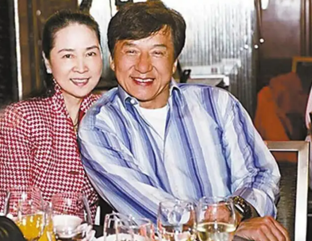 回顾女星林凤娇当红时息影下嫁成龙结婚40年烦恼多于幸福