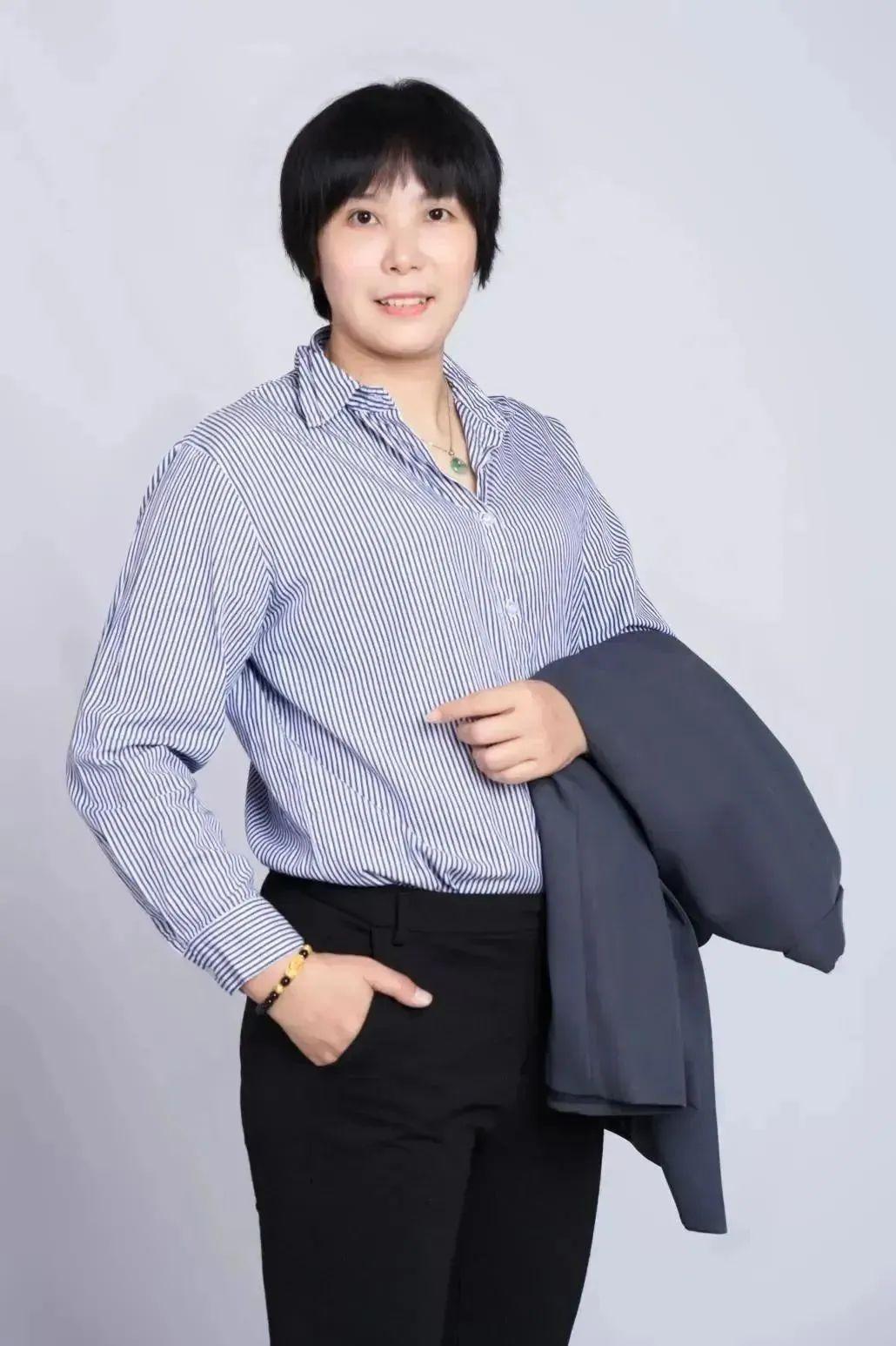 三尺讲台四季耕耘,铿锵玫瑰培桃树李:象贤中学优秀女教师风采(一)