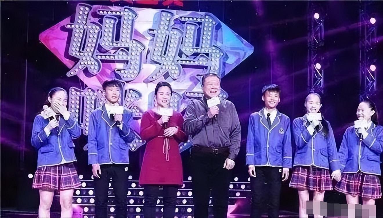 回顾中国首例5胞胎父亲已劳累去世母亲直言后悔如今孩子如何