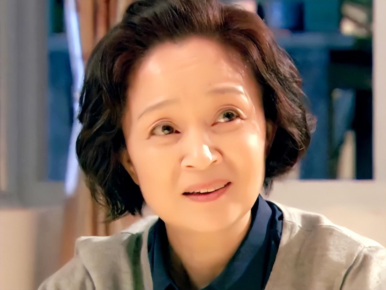 "1988年,电视剧《篱笆,女人和狗》播出,火遍大江南北,演员刘莉莉在