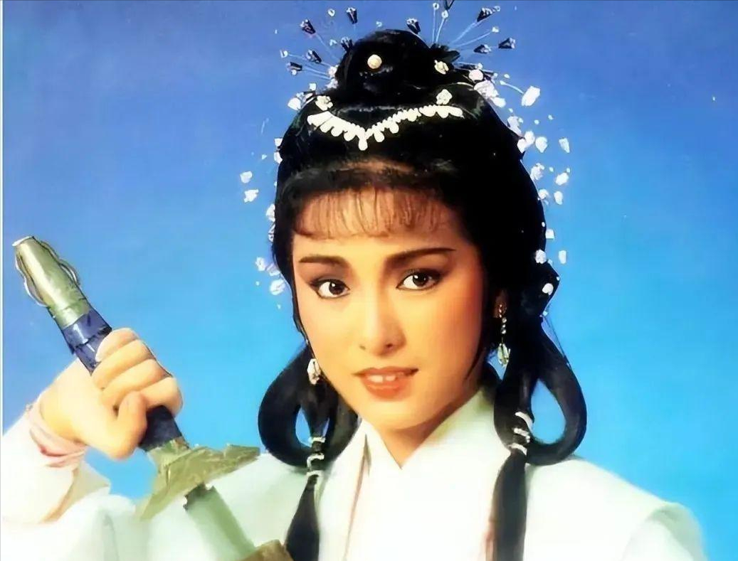 同样是演黄蓉有人古灵精怪有人美貌巅峰有人好身材博眼球