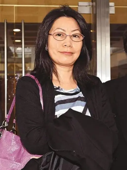 回顾香港富商去世10亿财产全归小三原配9个子女一分没有