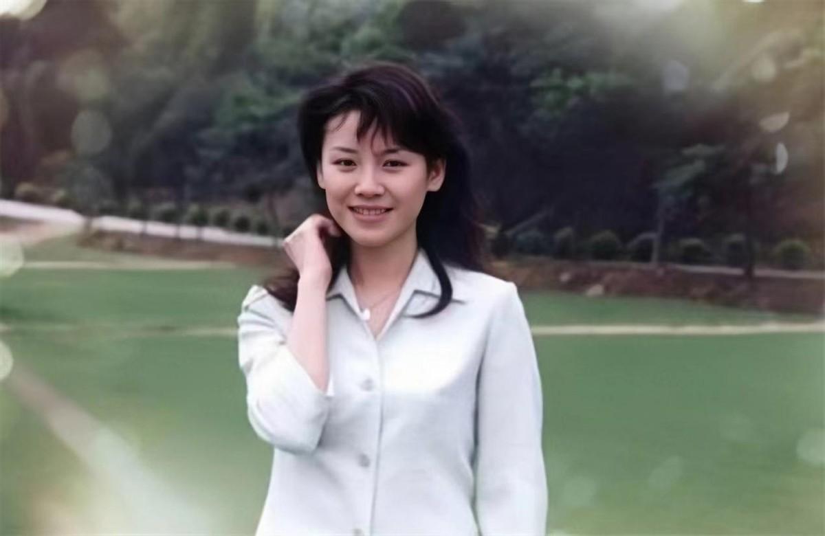 回顾刘琳与名导同居3年被抛弃转身下嫁穷小子48岁被婆家宠成宝