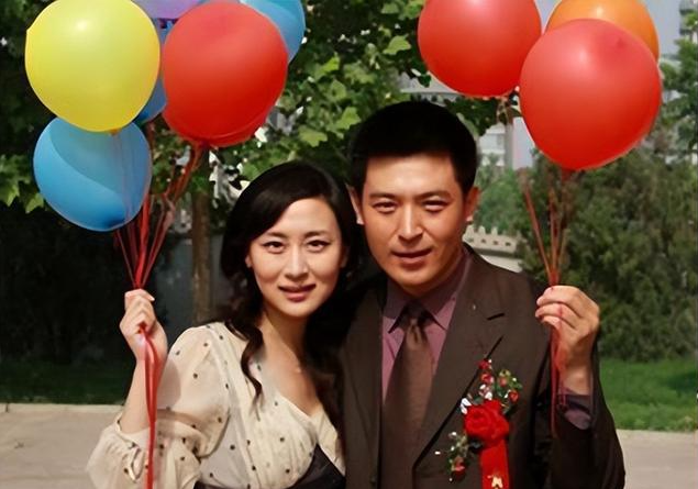 回顾孙涛娶同学李莉结婚27年被拿捏死17次上春晚全是她的功劳