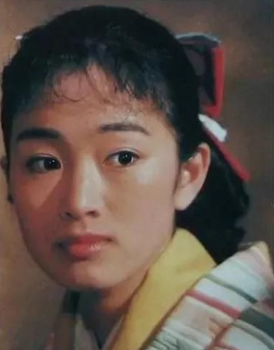 回顾巩俐嫁70多岁法国老头甘愿成为他第四任妻子她在追求什么