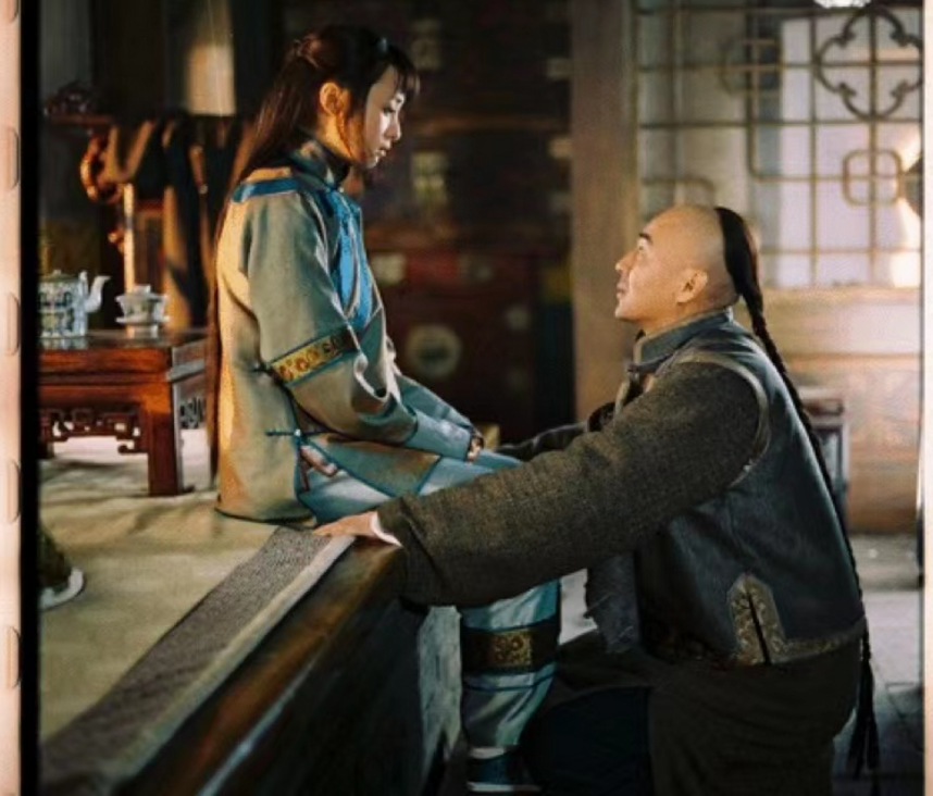 2006年,31岁的蒋勤勤在电视剧《乔家大院》中与同剧演员陈建斌有了多