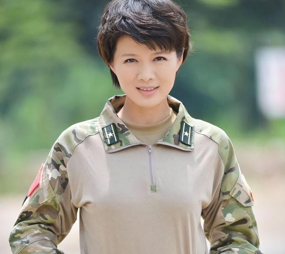 回顾程愫花21年捧红丈夫却被抛弃她的报复成傅程鹏迈不出的坎